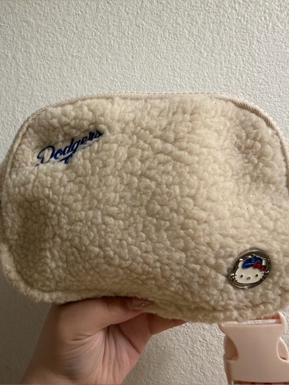NEW Dodgers x HelloKitty Sherpa Zip fannypack in Cream
